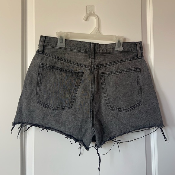 UNIQLO SIZE 26 Black/Grey Distressed Denim Shorts - Picture 2 of 7